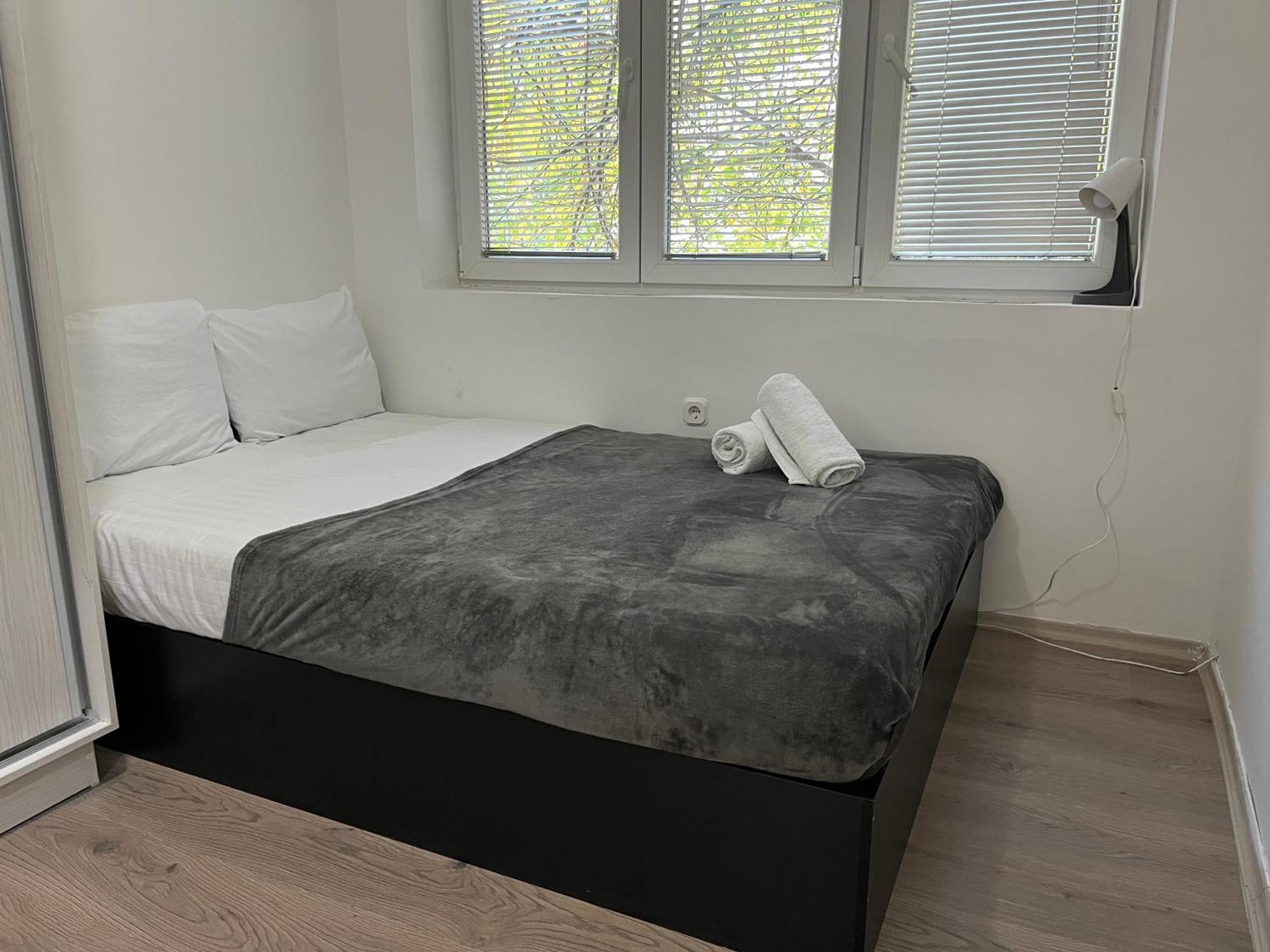 Central M - 5 Apartments Skopje Quarto foto